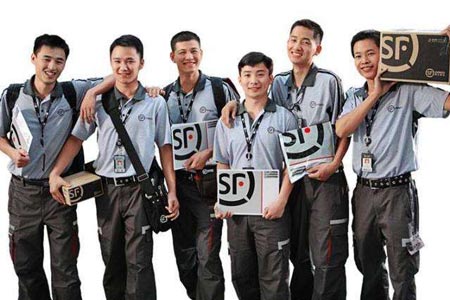 企業(yè)的定做工作服款式到底要不要經(jīng)常更換？